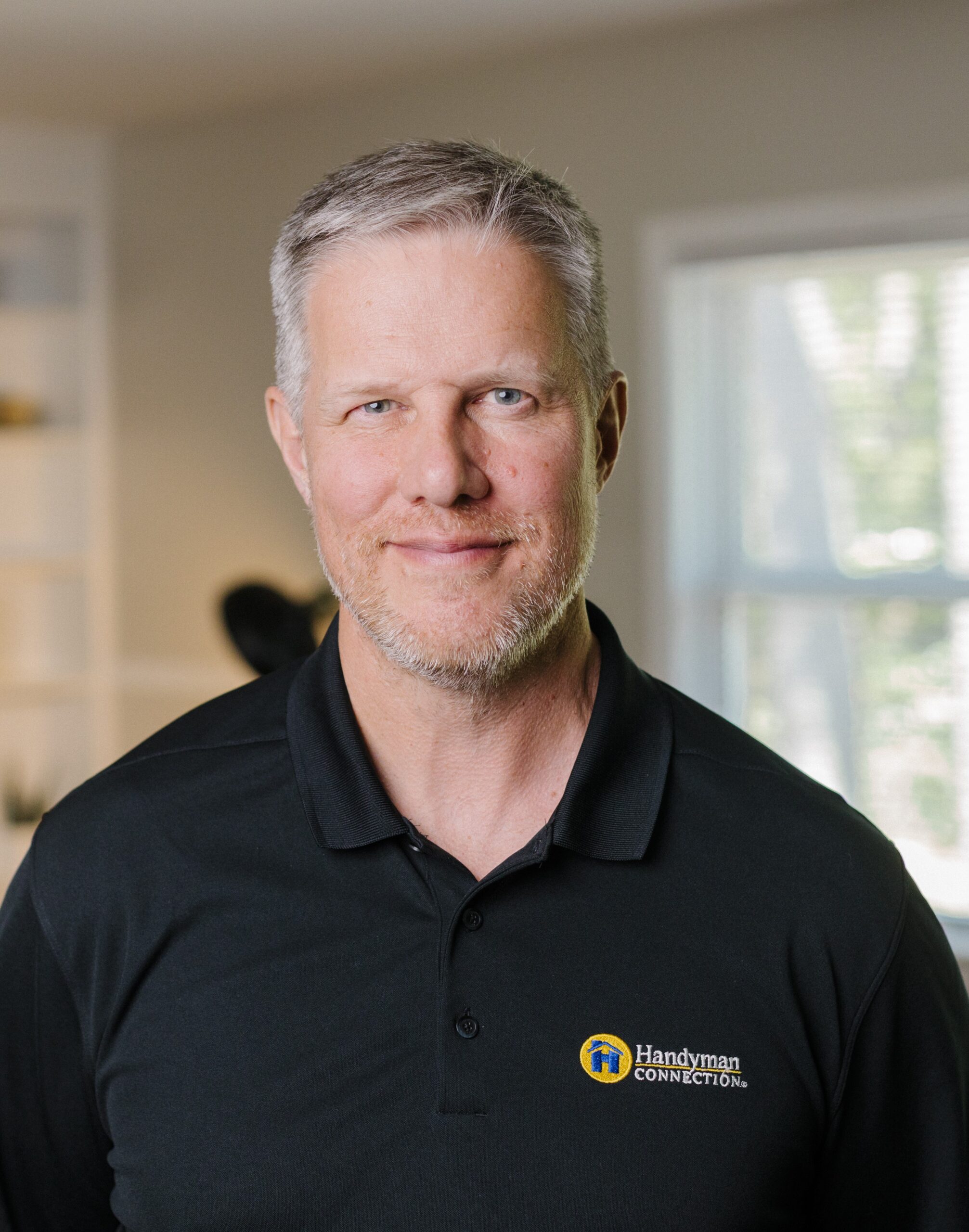 picture of a man wearing a black shirt